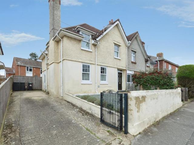 House for sale in Moordown, Bournemouth