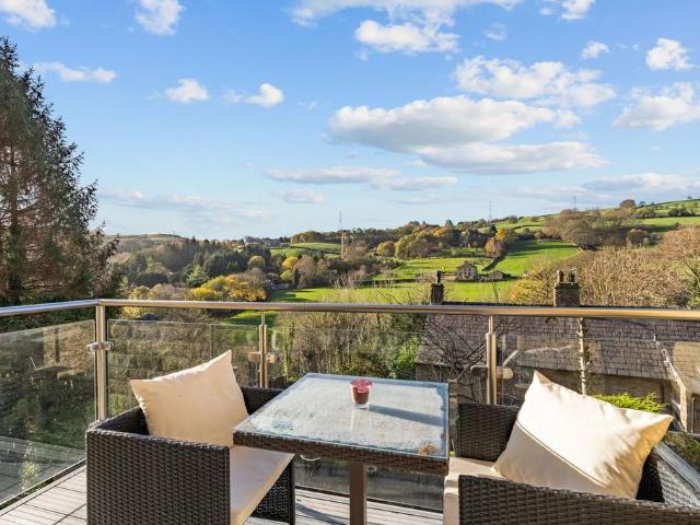 House for sale in Stump Cross, West Yorkshire