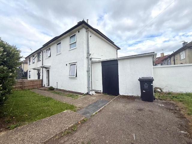 House for sale in New Parks, Old Wharf