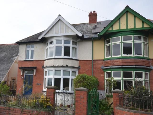 House for sale in Waun Fawr, Wales