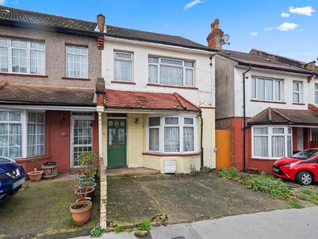 House for sale in London Borough of Croydon, South Norwood