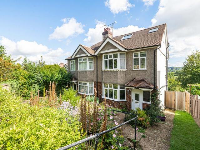 House for sale in Caterham on the Hill, Tandridge