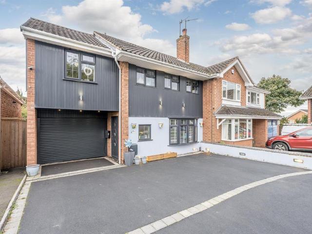 House for sale in Stourbridge, West Midlands