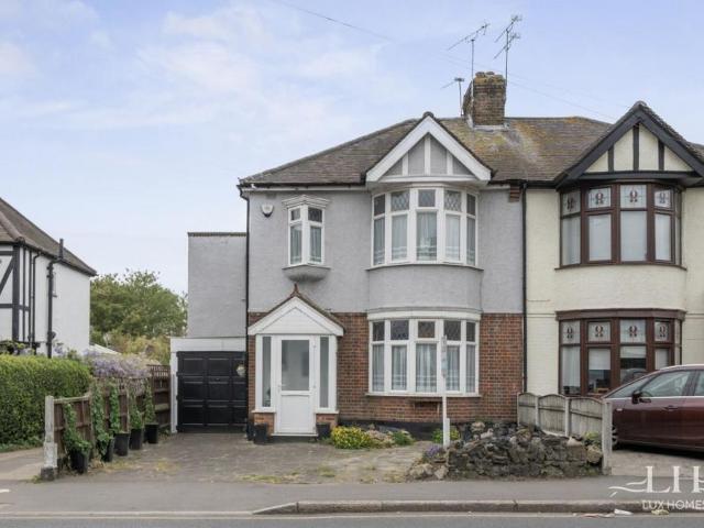 House for sale in Gidea Park, Greater London
