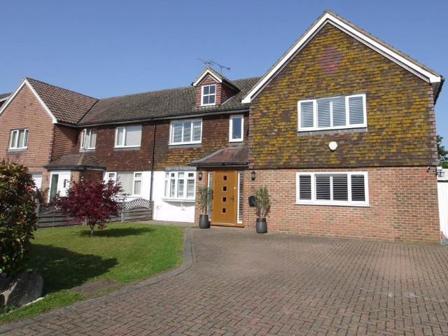 House for sale in The Butts, Kent