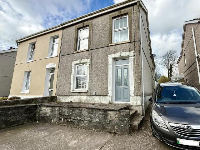 House for sale in Llannon, Cefneithin