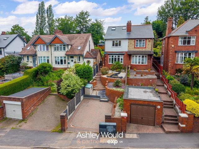 House for sale in Haden Hill, Fold Hill