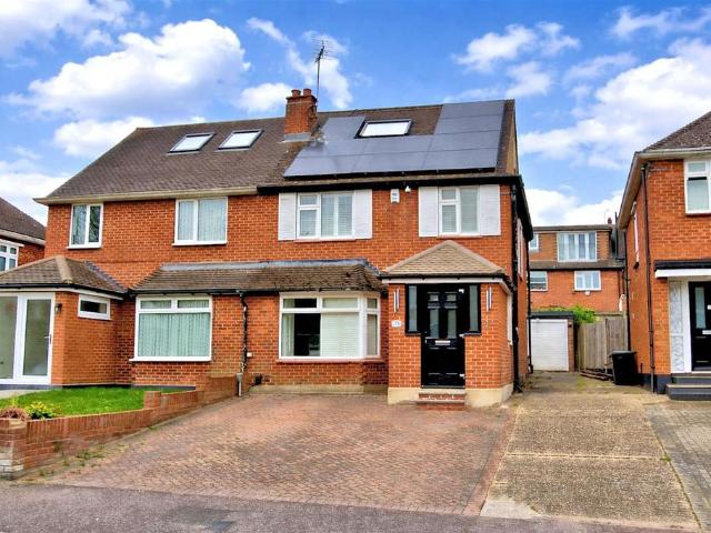 House for sale in Ivy Chimneys, Epping