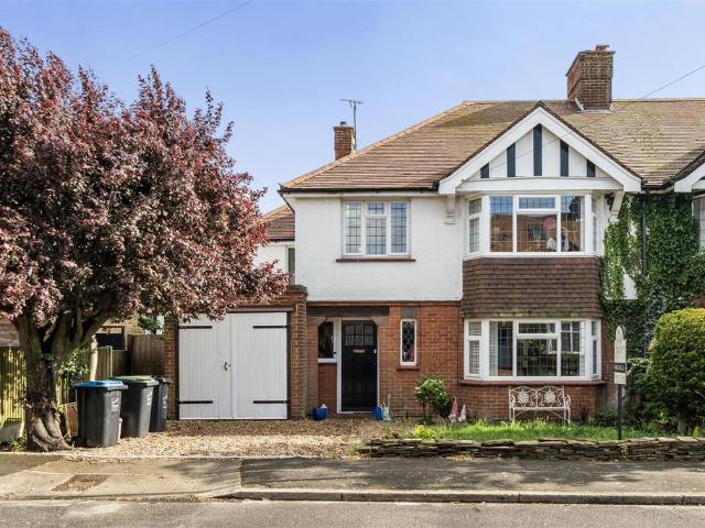 House for sale in Upton, Acol