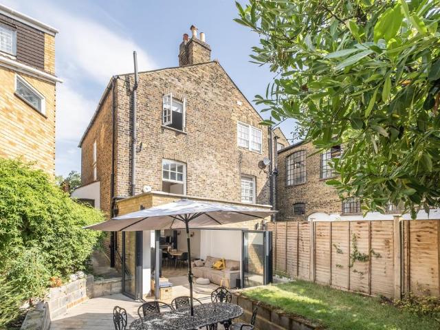 House for sale in Mortlake, Greater London