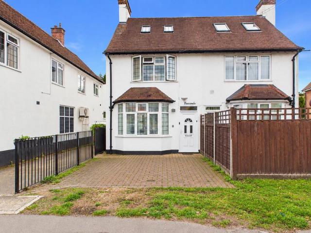 House for sale in Denham, Gerrards Cross and Chalfonts Community Board, Gerrards Cross