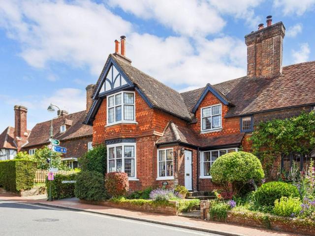 House for sale in Perryfields, West Sussex