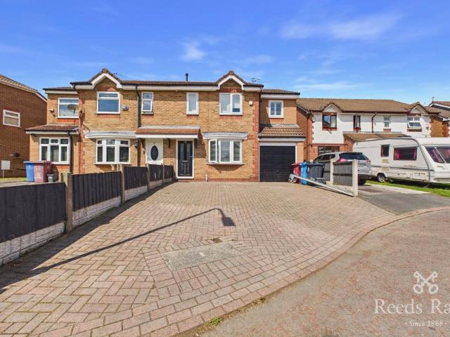 House for sale in Whiston Cross, Whiston