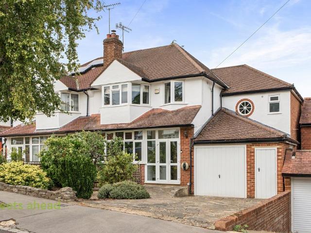 House for sale in London Borough of Croydon, Selsdon