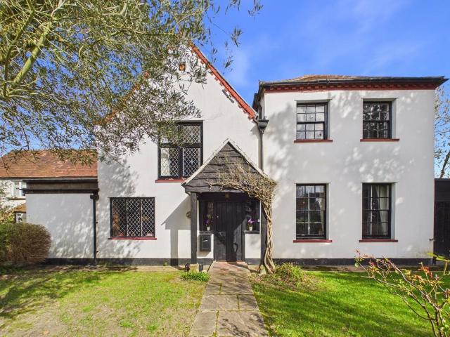 House for sale in Wraysbury