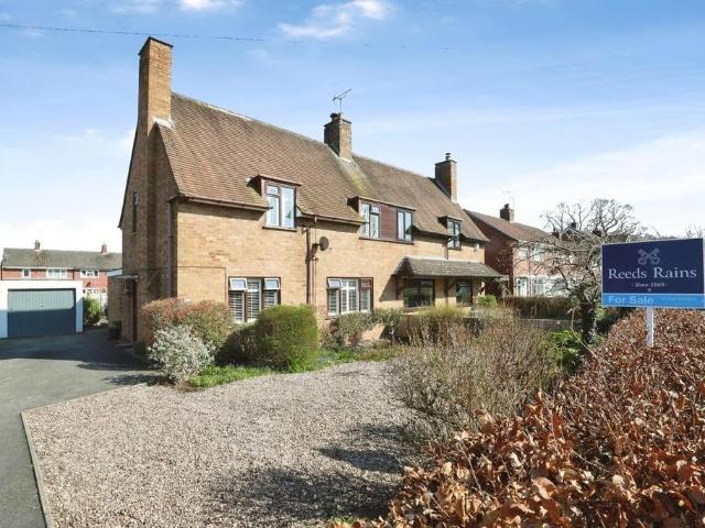 House for sale in Baswich, Staffordshire