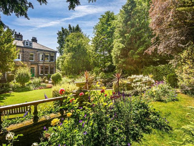 House for sale in Broomhill, South Yorkshire