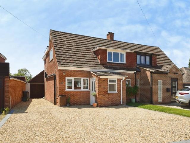House for sale in Wotton, Gloucester