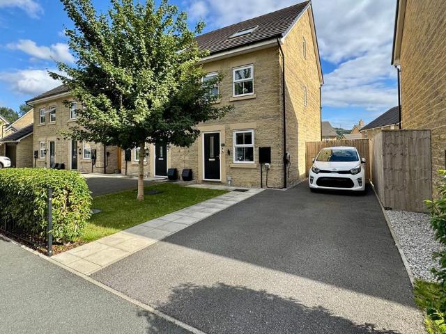 House for sale in Charlesworth, East Midlands