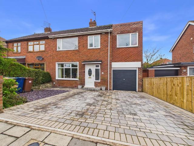 House for sale in Kenton, Tyne And Wear