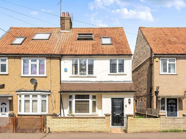House for sale in Bushey