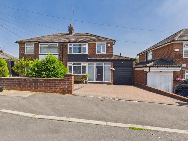 House for sale in Haughton Green, Greenheys