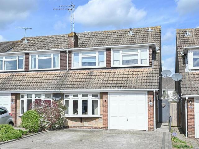 House for sale in Pilgrims' Hatch, Navestock Side