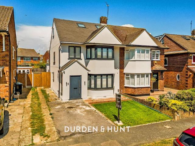 House for sale in Ongar, Epping
