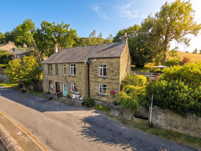 House for sale in Charlesworth, East Midlands