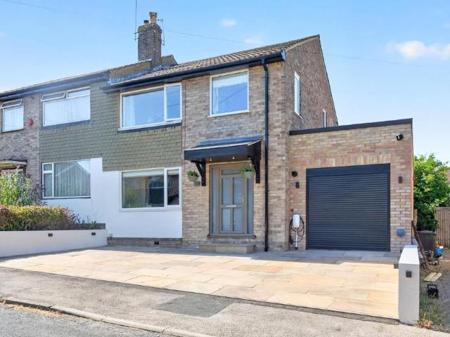 House for sale in Hookstone, Harrogate