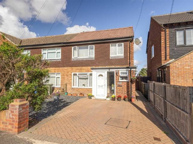 House for sale in Old Windsor, Windsor and Maidenhead