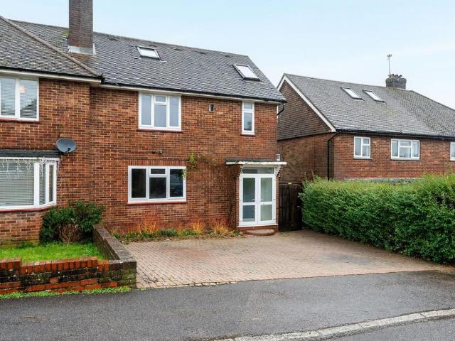 House for sale in Hooley, Red Hill