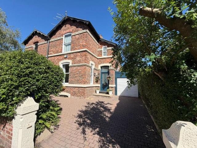 House for sale in Georgia, Greater Manchester