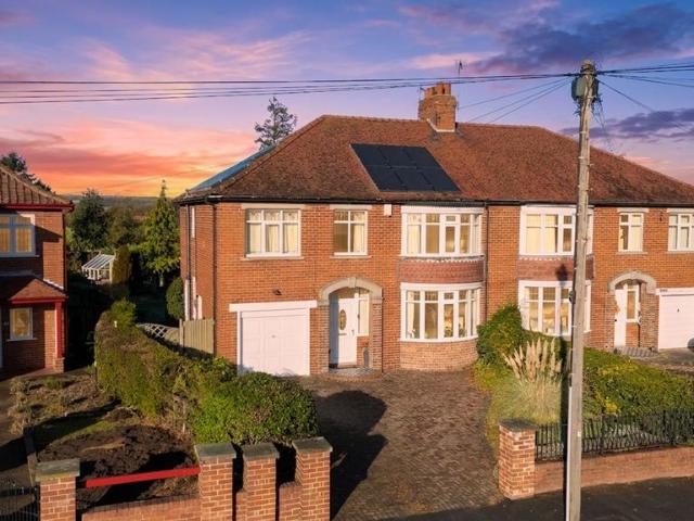 House for sale in Norton-on-Derwent, York and North Yorkshire