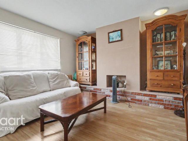 House for sale in Dale Hill, Essex
