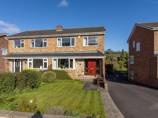 House for sale in Norristhorpe, West Yorkshire