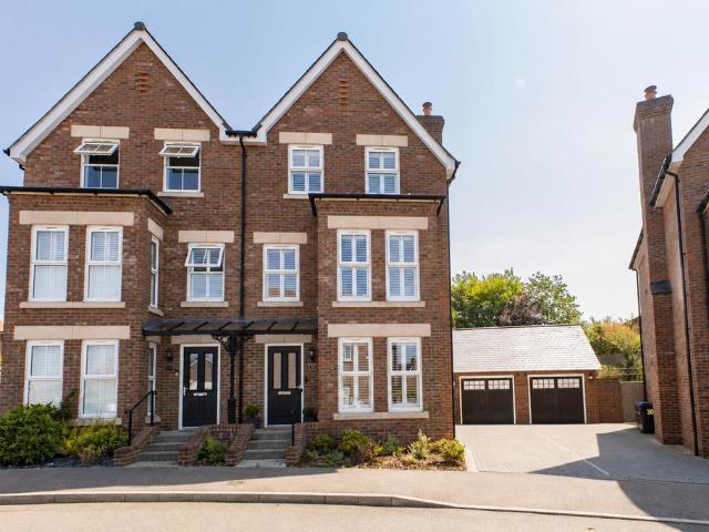 House for sale in World's End, Perryfields