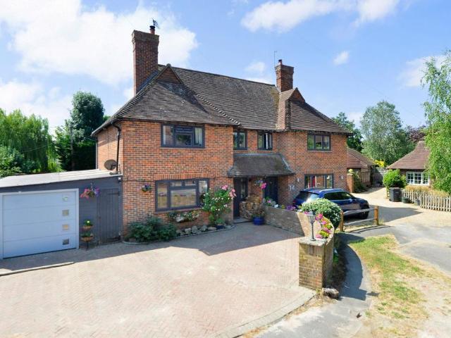 House for sale in Fole, Surrey