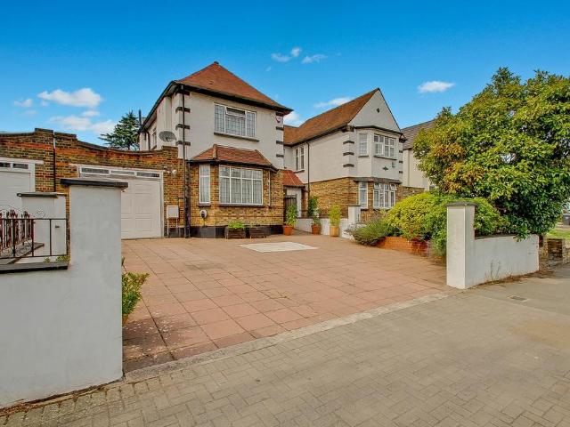 House for sale in Greater London