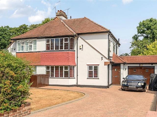 House for sale in West Wickham, Greater London