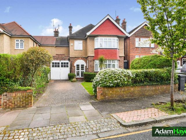 House for sale in Muswell Hill, Greater London