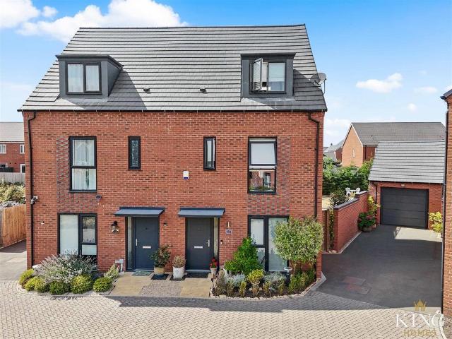 House for sale in Meon Vale, Alderminster