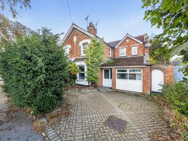 House for sale in Old Town, Swindon