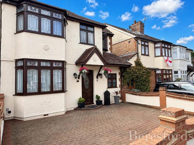 House for sale in Rush Green, Greater London