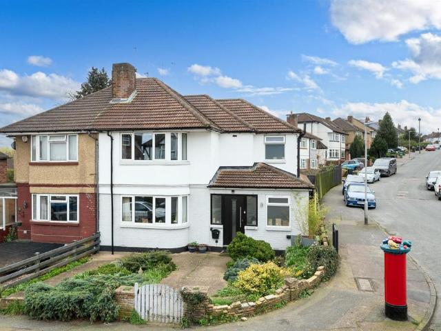 House for sale in Batchworth, Hertfordshire