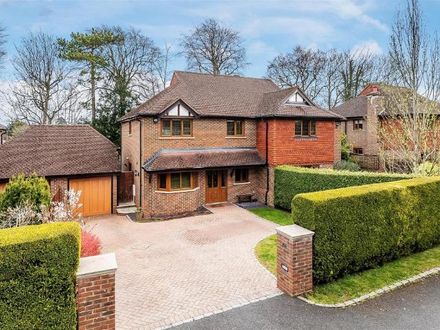House for sale in Pachesham Park, Surrey