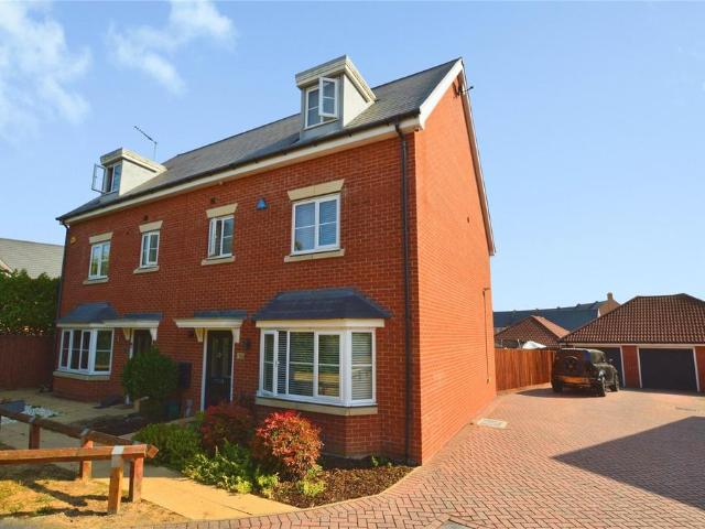 House for sale in Steeple View, Essex