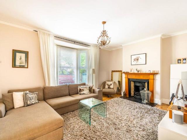 House for sale in London Borough of Merton, Merton Park