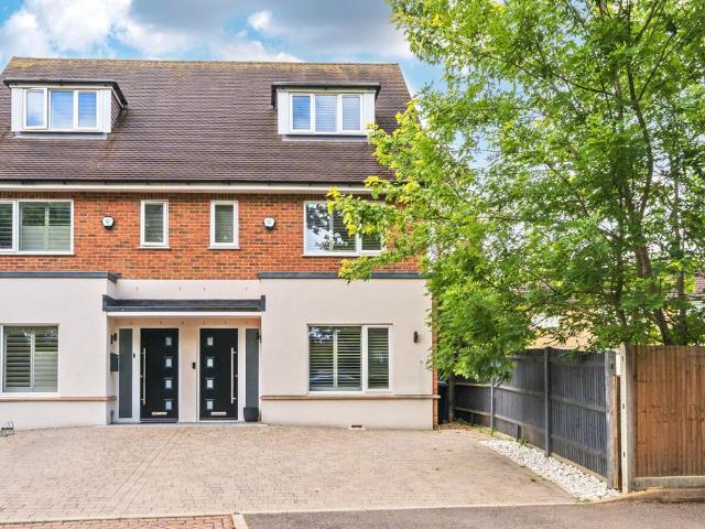 House for sale in London Borough of Croydon, Greater London