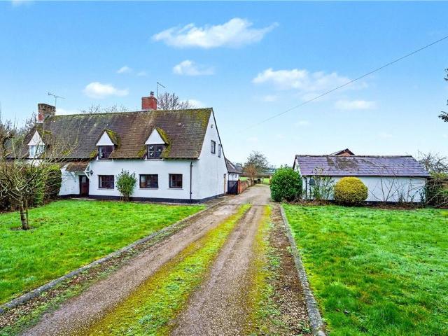 House for sale in Stone with Bishopstone and Hartwell, Buckinghamshire